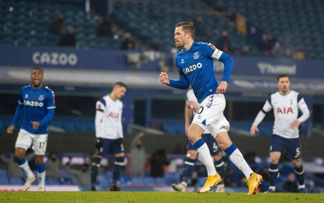 罗马诺：国米中场巴伦廷-卡尔博尼接近纯租借加盟热那亚.